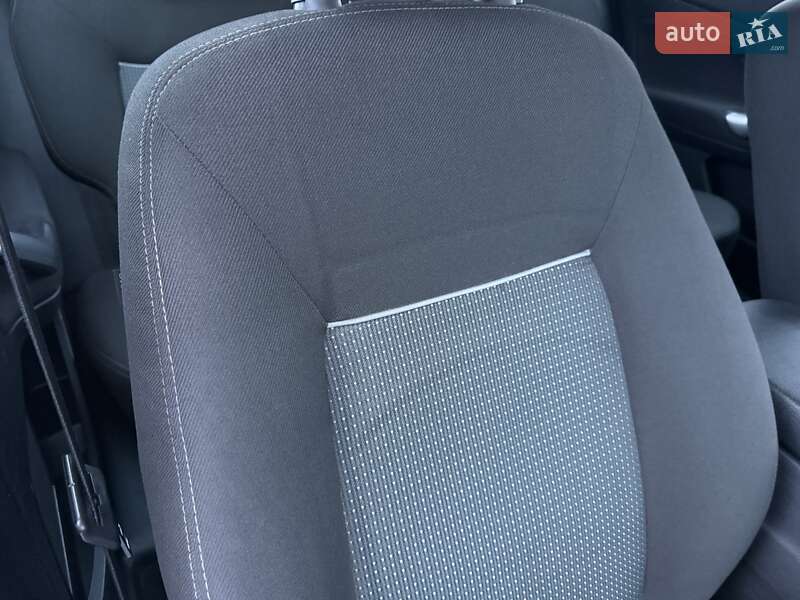 Седан Ford Mondeo 2010 в Ровно