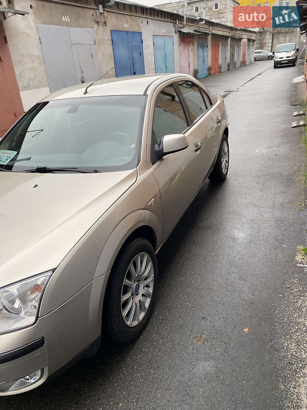 Седан Ford Mondeo 2005 в Киеве