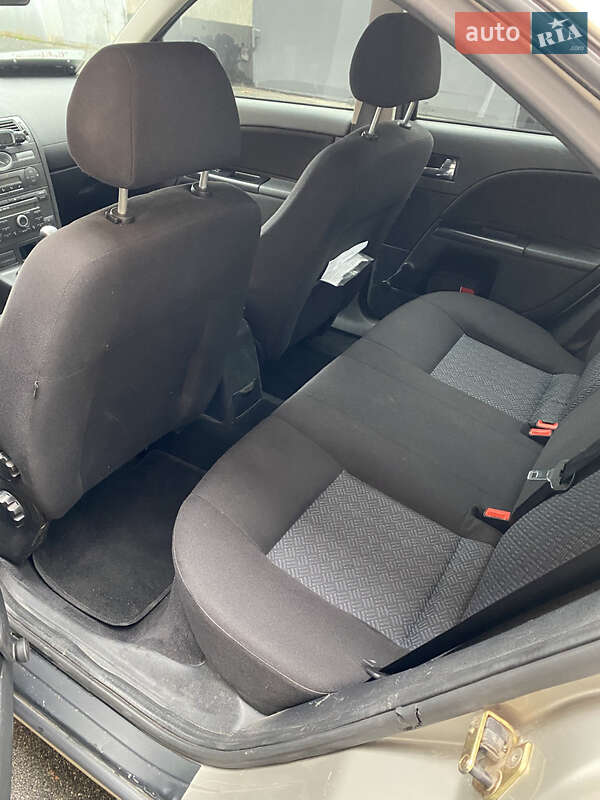 Седан Ford Mondeo 2005 в Киеве