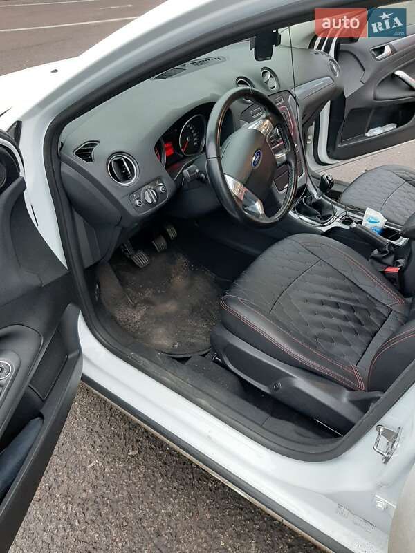 Седан Ford Mondeo 2013 в Киеве фото 30 Седан Ford Mondeo 2013 в Киеве