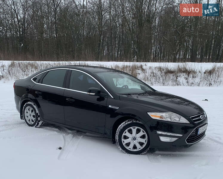 Седан Ford Mondeo 2012 в Звенигородці