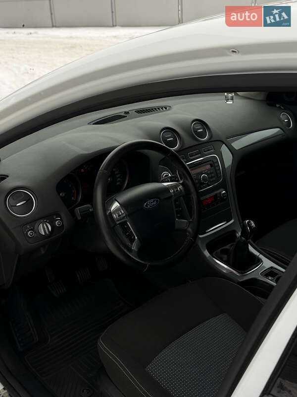 Седан Ford Mondeo 2010 в Киеве фото 26 Седан Ford Mondeo 2010 в Киеве