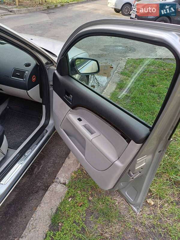 Седан Ford Mondeo 2005 в Киеве