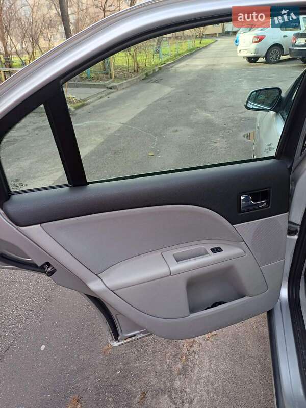 Седан Ford Mondeo 2005 в Киеве