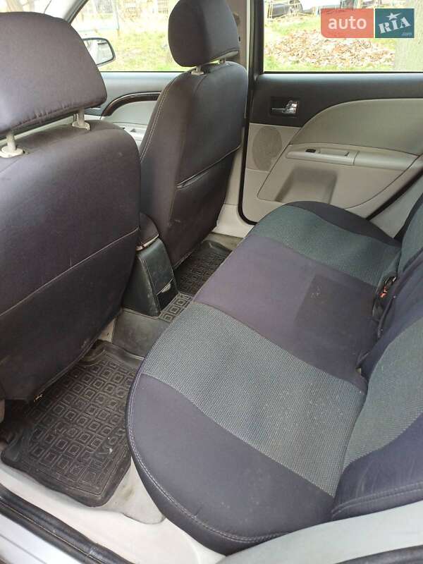 Седан Ford Mondeo 2005 в Киеве