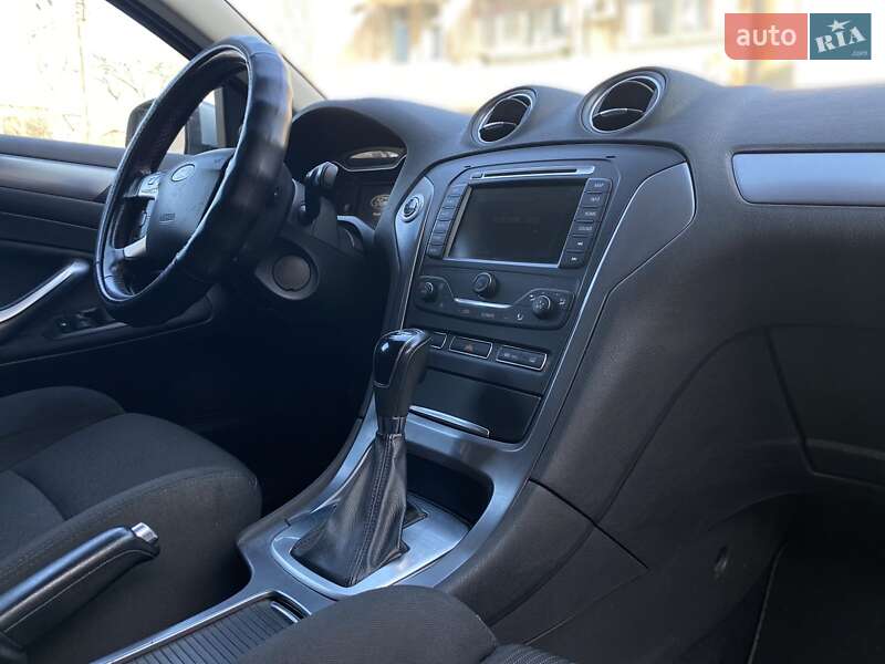 Універсал Ford Mondeo 2014 в Миколаєві