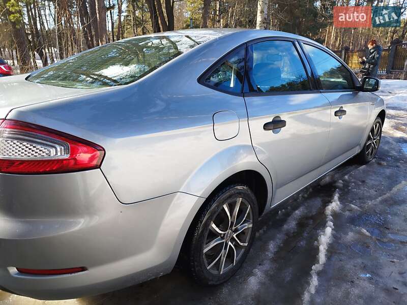 Седан Ford Mondeo 2013 в Житомире