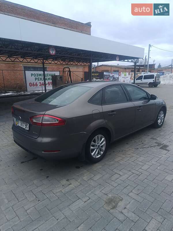 Седан Ford Mondeo 2012 в Лубнах