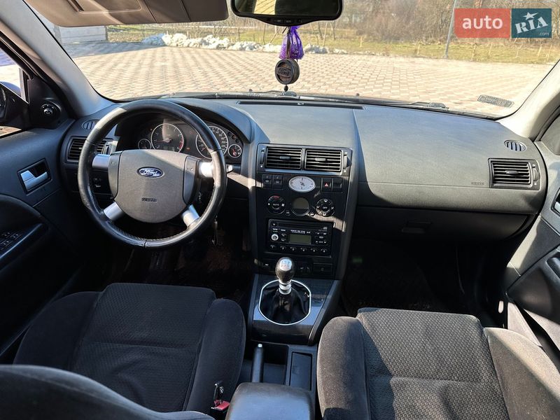Седан Ford Mondeo 2002 в Чернівцях