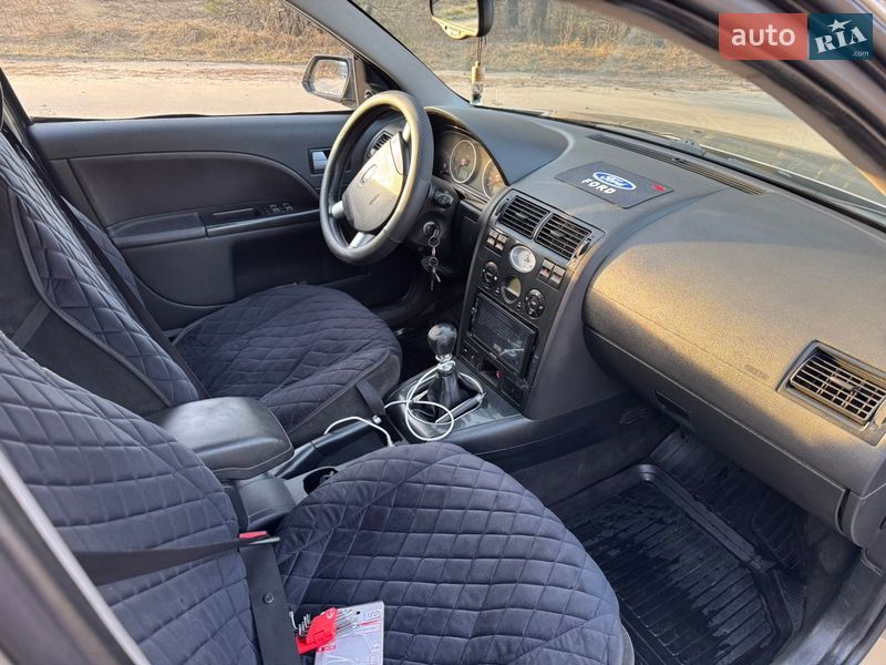 Седан Ford Mondeo 2001 в Славуте