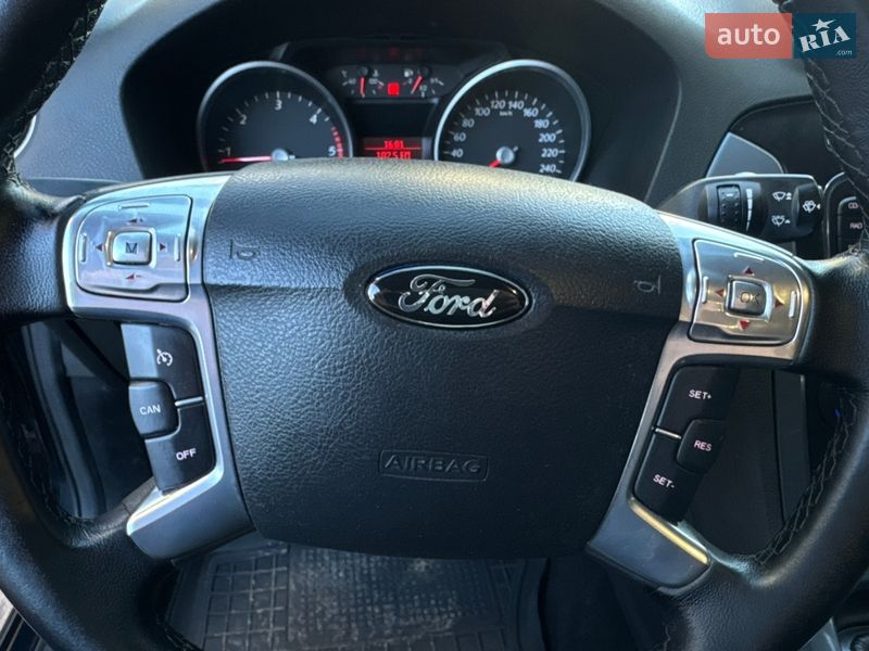 Седан Ford Mondeo 2011 в Хмельницком