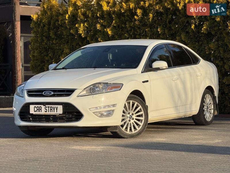 Седан Ford Mondeo 2012 в Стрию