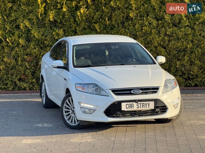 Седан Ford Mondeo 2012 в Стрию