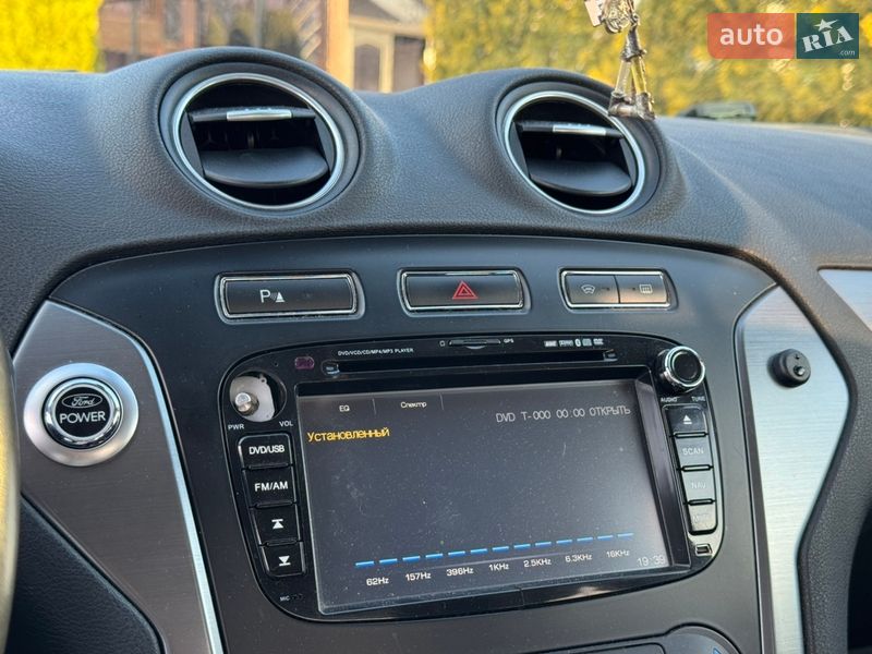 Седан Ford Mondeo 2012 в Стрию