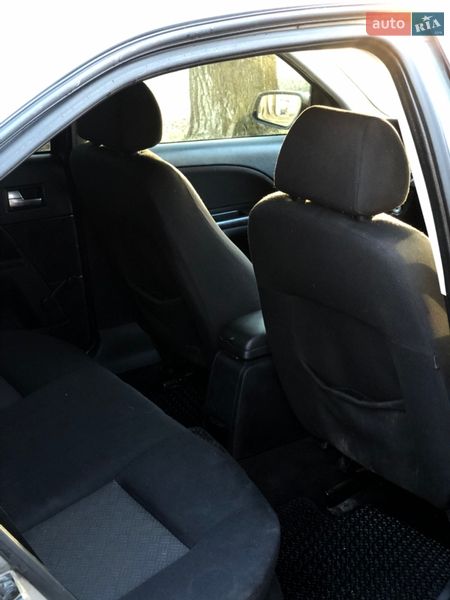 Ліфтбек Ford Mondeo 2004 в Новому Розділі фото 10 Ліфтбек Ford Mondeo 2004 в Новому Розділі