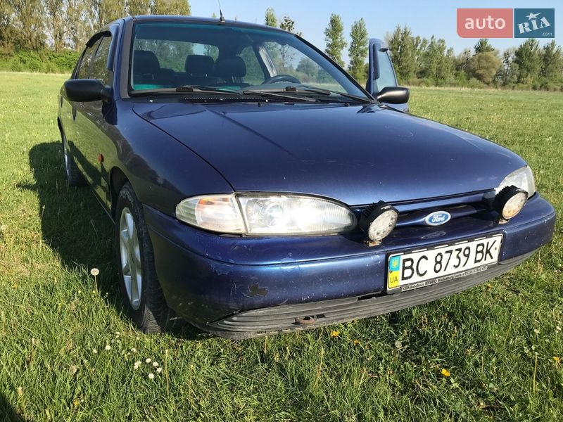 Седан Ford Mondeo 1995 в Львове