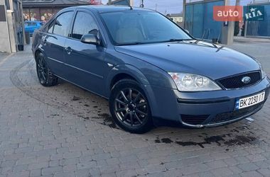 Ліфтбек Ford Mondeo 2000 в Сарнах