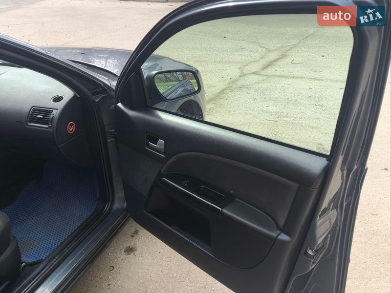 Універсал Ford Mondeo 2004 в Житомирі