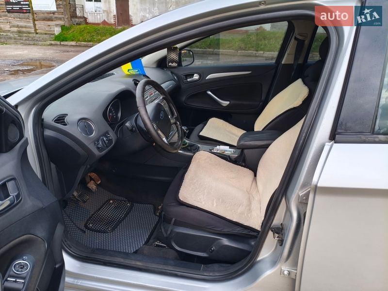 Седан Ford Mondeo 2007 в Новом Роздоле