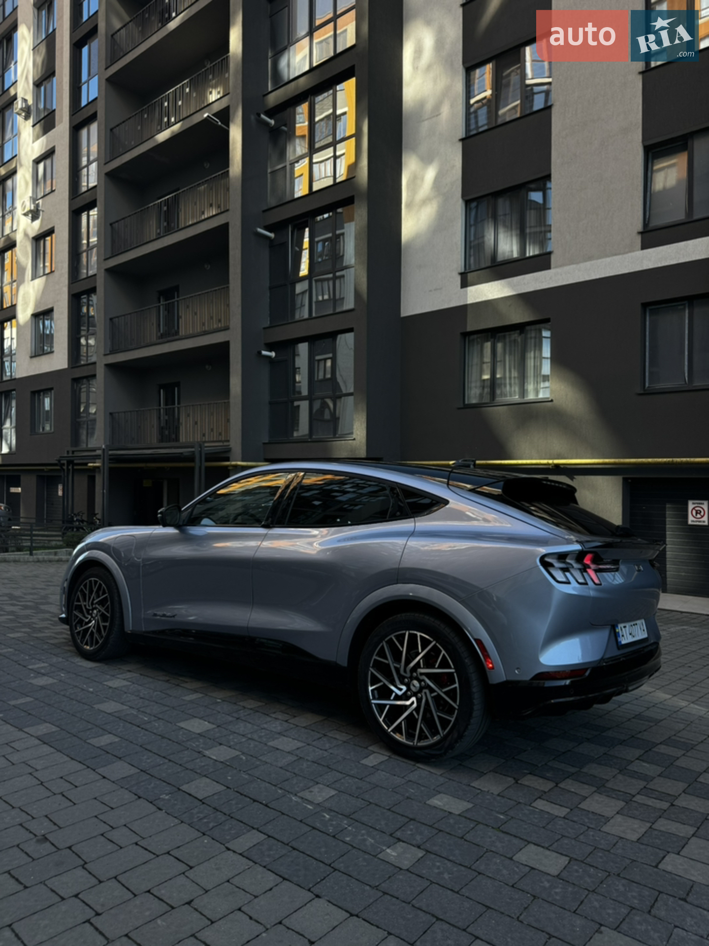 2022 Ford Mustang Mach-E - мініатюра 4