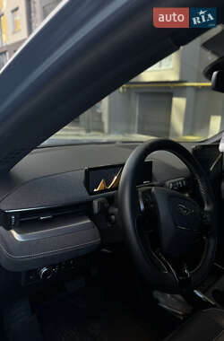 Позашляховик / Кросовер Ford Mustang Mach-E 2022 в 