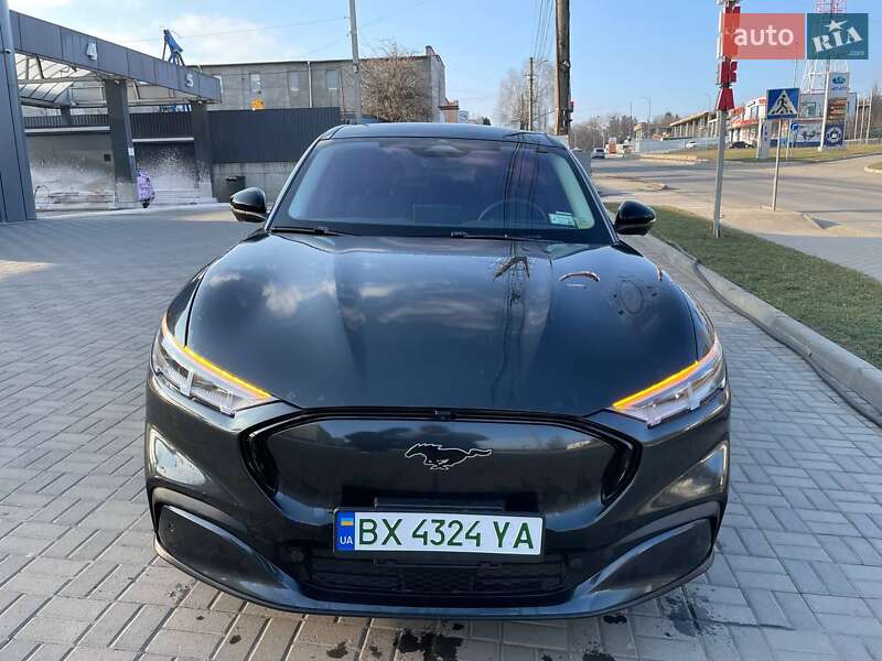 Позашляховик / Кросовер Ford Mustang Mach-E 2021 в 