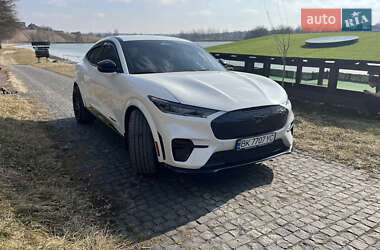 Внедорожник / Кроссовер Ford Mustang Mach-E 2021 в 