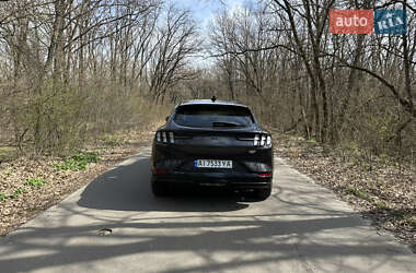 Позашляховик / Кросовер Ford Mustang Mach-E 2022 в 
