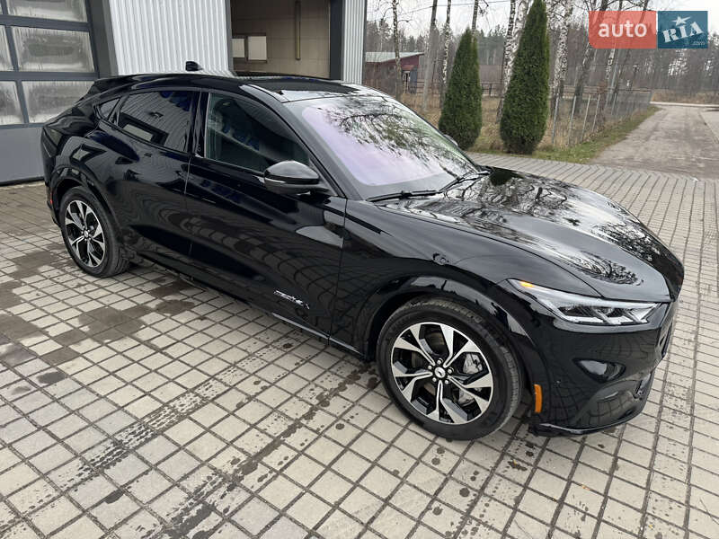 Позашляховик / Кросовер Ford Mustang Mach-E 2022 в Сарнах