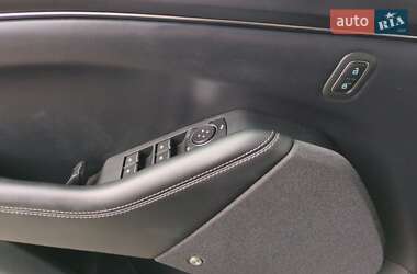 Позашляховик / Кросовер Ford Mustang Mach-E 2021 в 