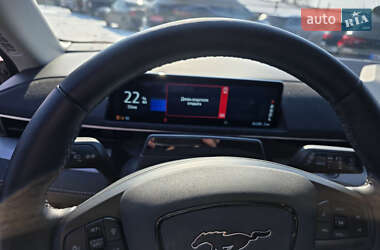 Позашляховик / Кросовер Ford Mustang Mach-E 2022 в 