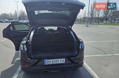 Внедорожник / Кроссовер Ford Mustang Mach-E 2021 в 
