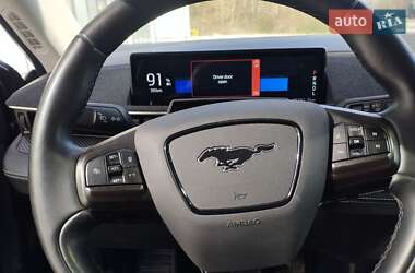 Позашляховик / Кросовер Ford Mustang Mach-E 2021 в 
