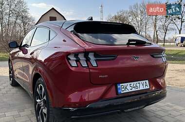 Внедорожник / Кроссовер Ford Mustang Mach-E 2021 в 