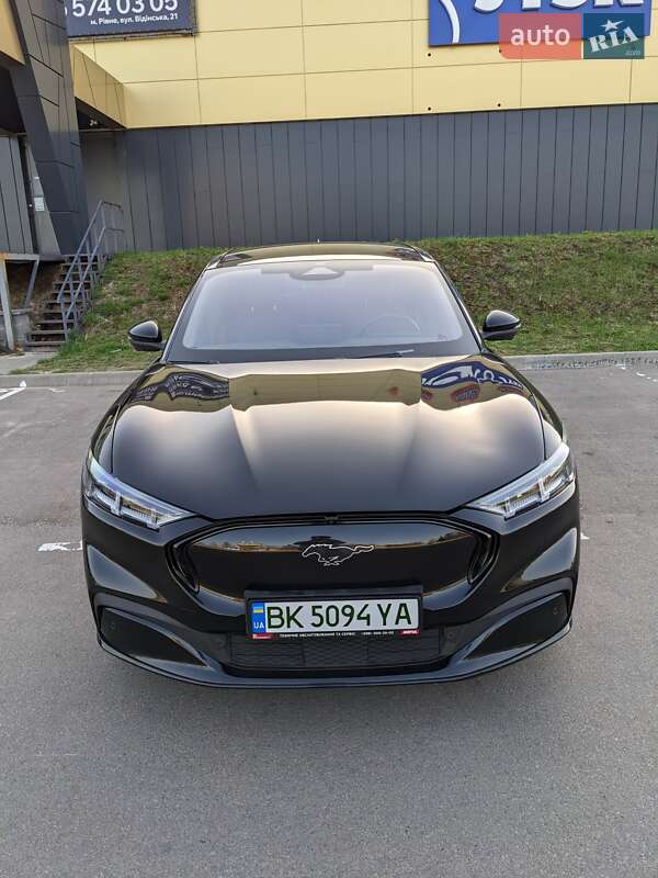 Позашляховик / Кросовер Ford Mustang Mach-E 2021 в Рівному