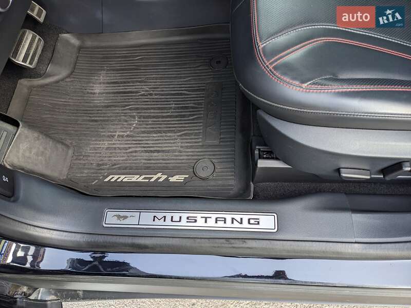 Позашляховик / Кросовер Ford Mustang Mach-E 2021 в Рівному