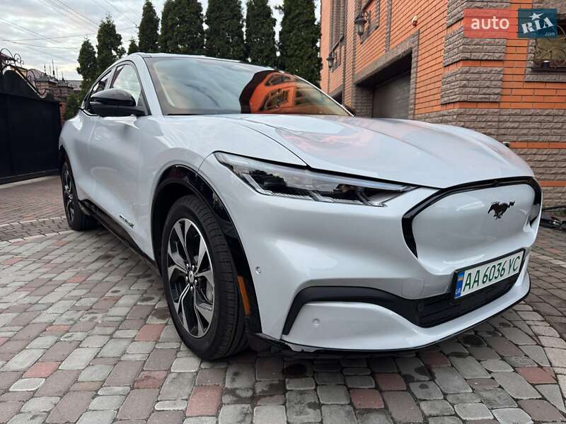 Позашляховик / Кросовер Ford Mustang Mach-E 2023 в 
