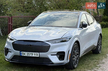 Внедорожник / Кроссовер Ford Mustang Mach-E 2022 в 