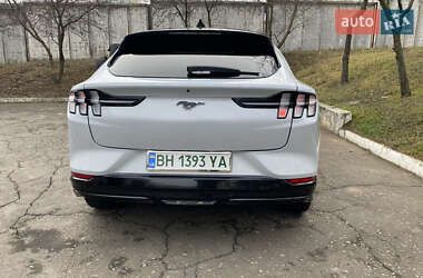Позашляховик / Кросовер Ford Mustang Mach-E 2020 в 