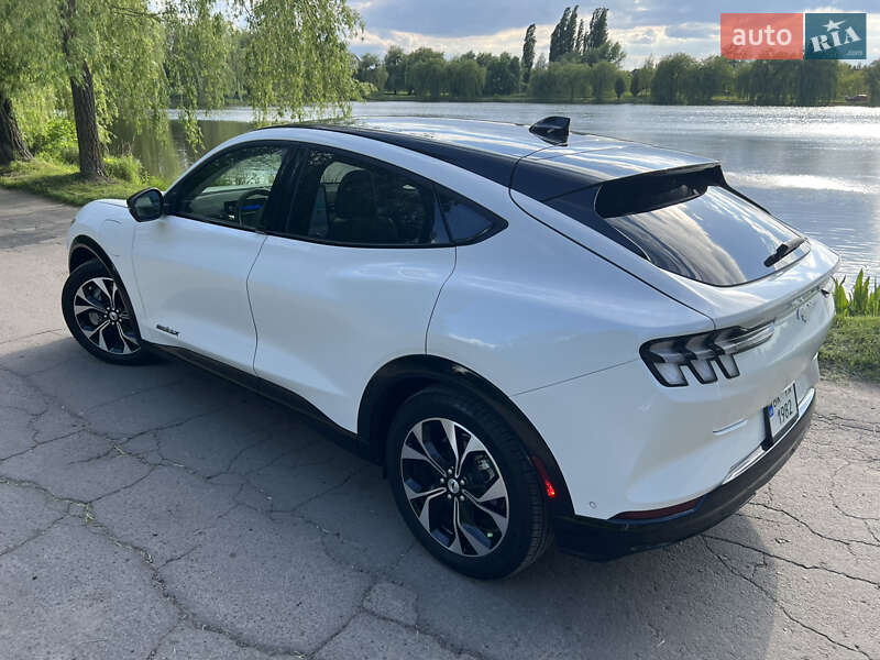 Позашляховик / Кросовер Ford Mustang Mach-E 2023 в Рівному