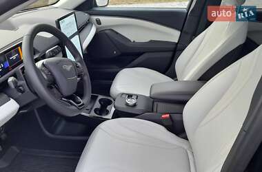 Позашляховик / Кросовер Ford Mustang Mach-E 2022 в 