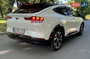Внедорожник / Кроссовер Ford Mustang Mach-E 2021 в 