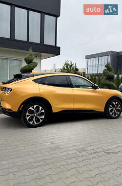 Внедорожник / Кроссовер Ford Mustang Mach-E 2022 в 