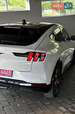 Внедорожник / Кроссовер Ford Mustang Mach-E 2021 в 