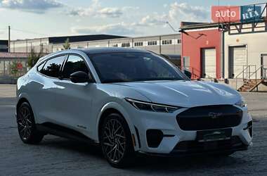 Позашляховик / Кросовер Ford Mustang Mach-E 2021 в 