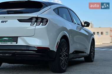 Позашляховик / Кросовер Ford Mustang Mach-E 2021 в 