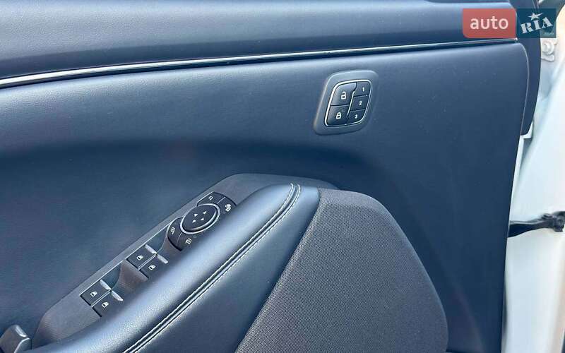 Позашляховик / Кросовер Ford Mustang Mach-E 2021 в Чернівцях