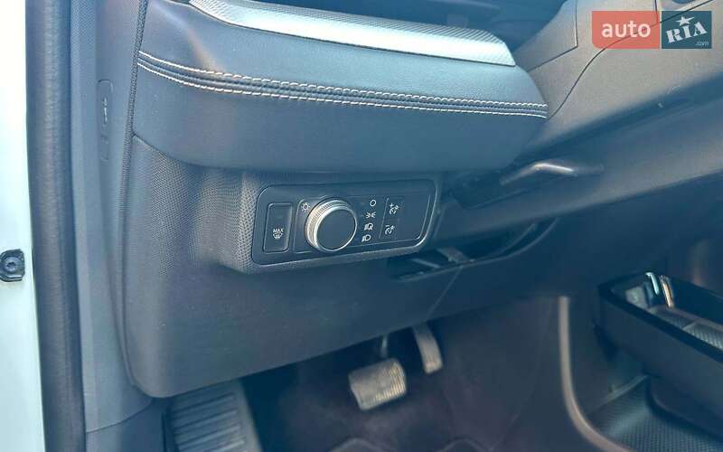 Позашляховик / Кросовер Ford Mustang Mach-E 2021 в Чернівцях