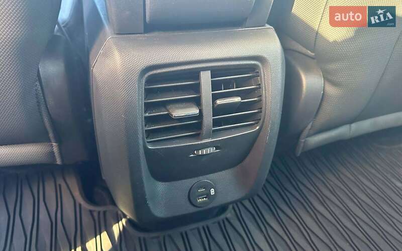 Позашляховик / Кросовер Ford Mustang Mach-E 2021 в Чернівцях