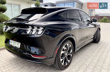 Позашляховик / Кросовер Ford Mustang Mach-E 2021 в 